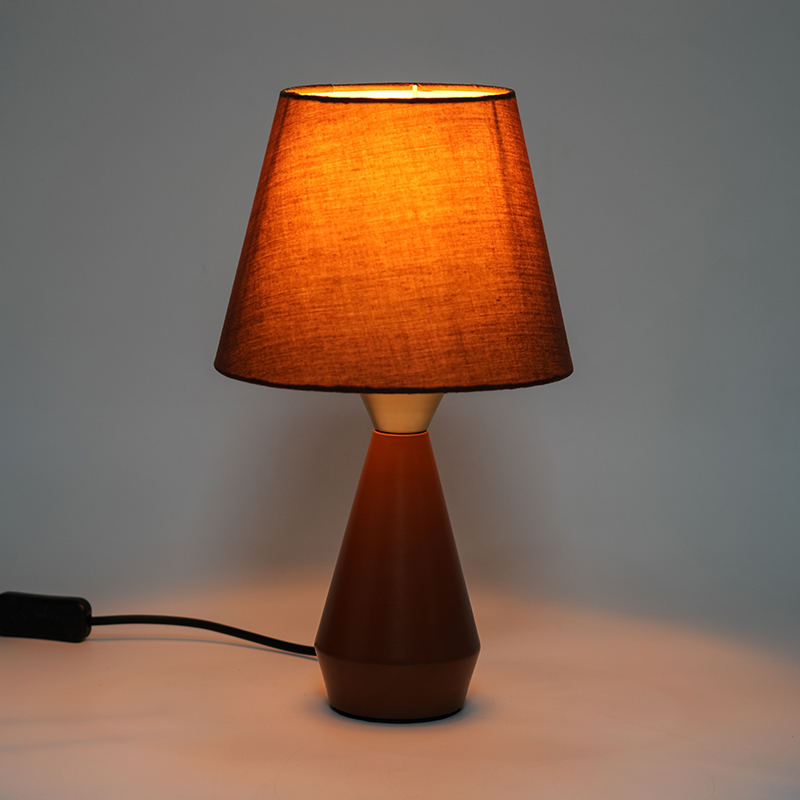 Retro European Metal Bedside Lamp