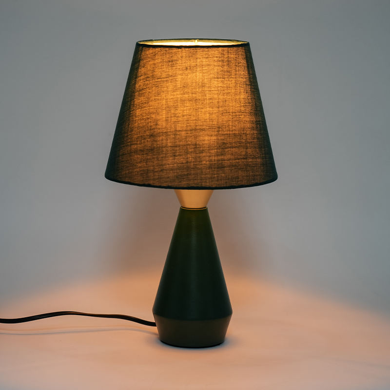 Retro European Metal Bedside Lamp